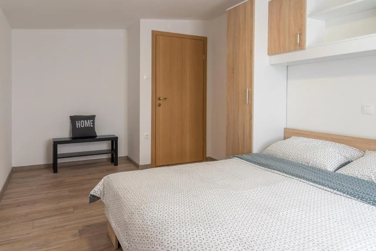 Apartment Apartmani Krzak Nin