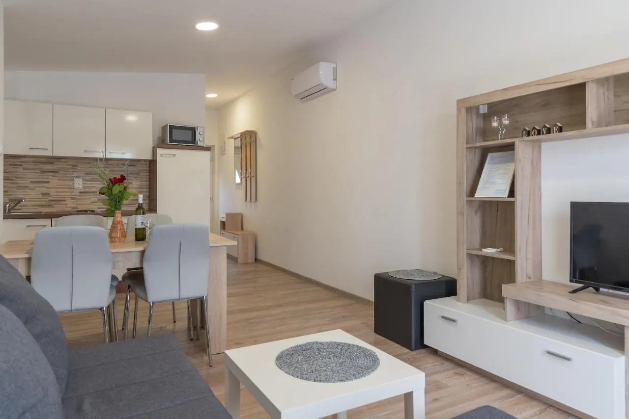 Apartmani Krzak Nin Apartment