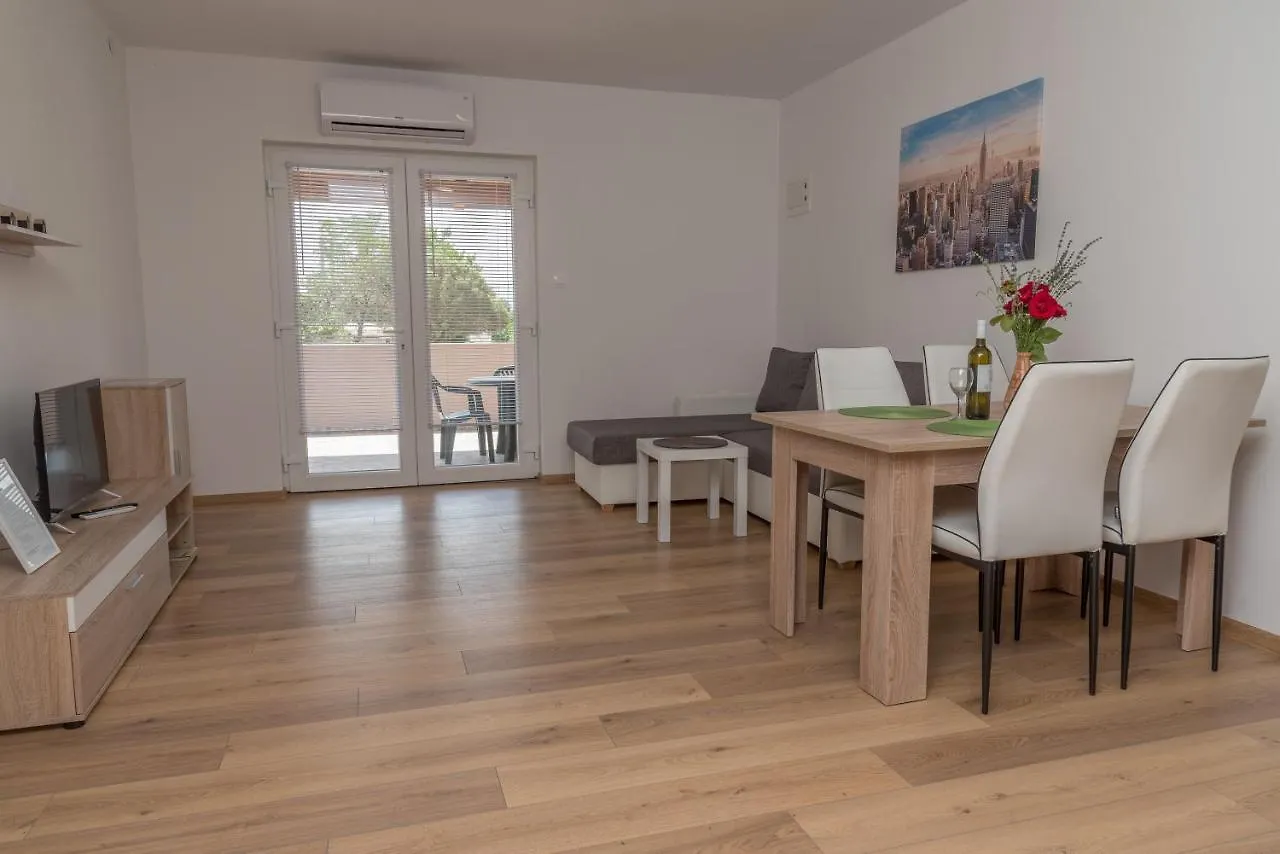 Apartment Apartmani Krzak Nin