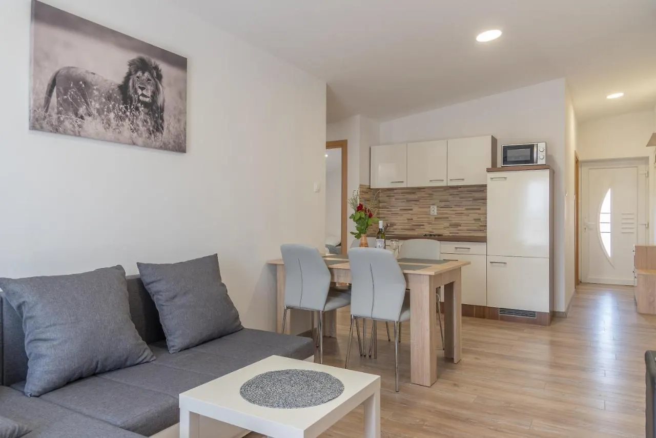 Apartment Apartmani Krzak Nin