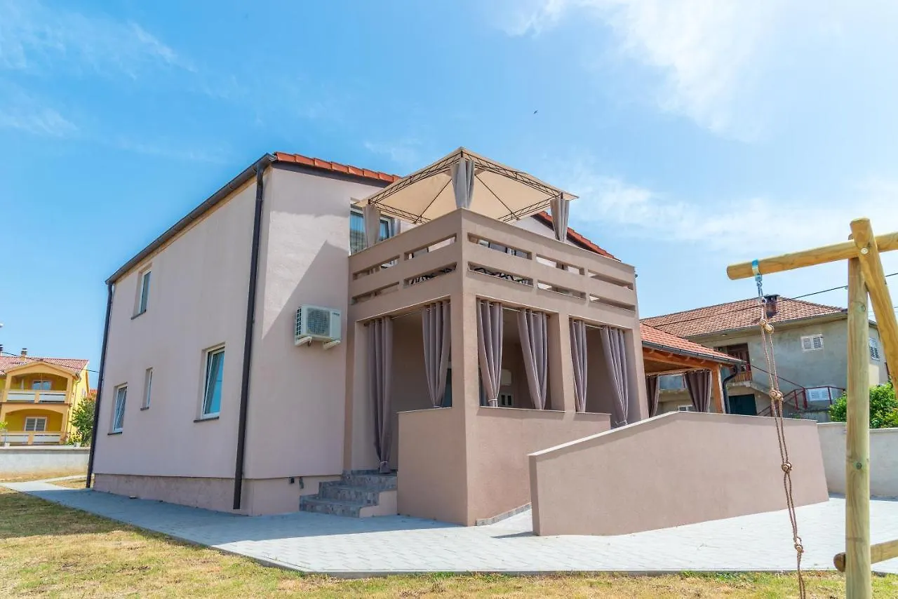 Apartmani Krzak Nin 0*,  Croatia