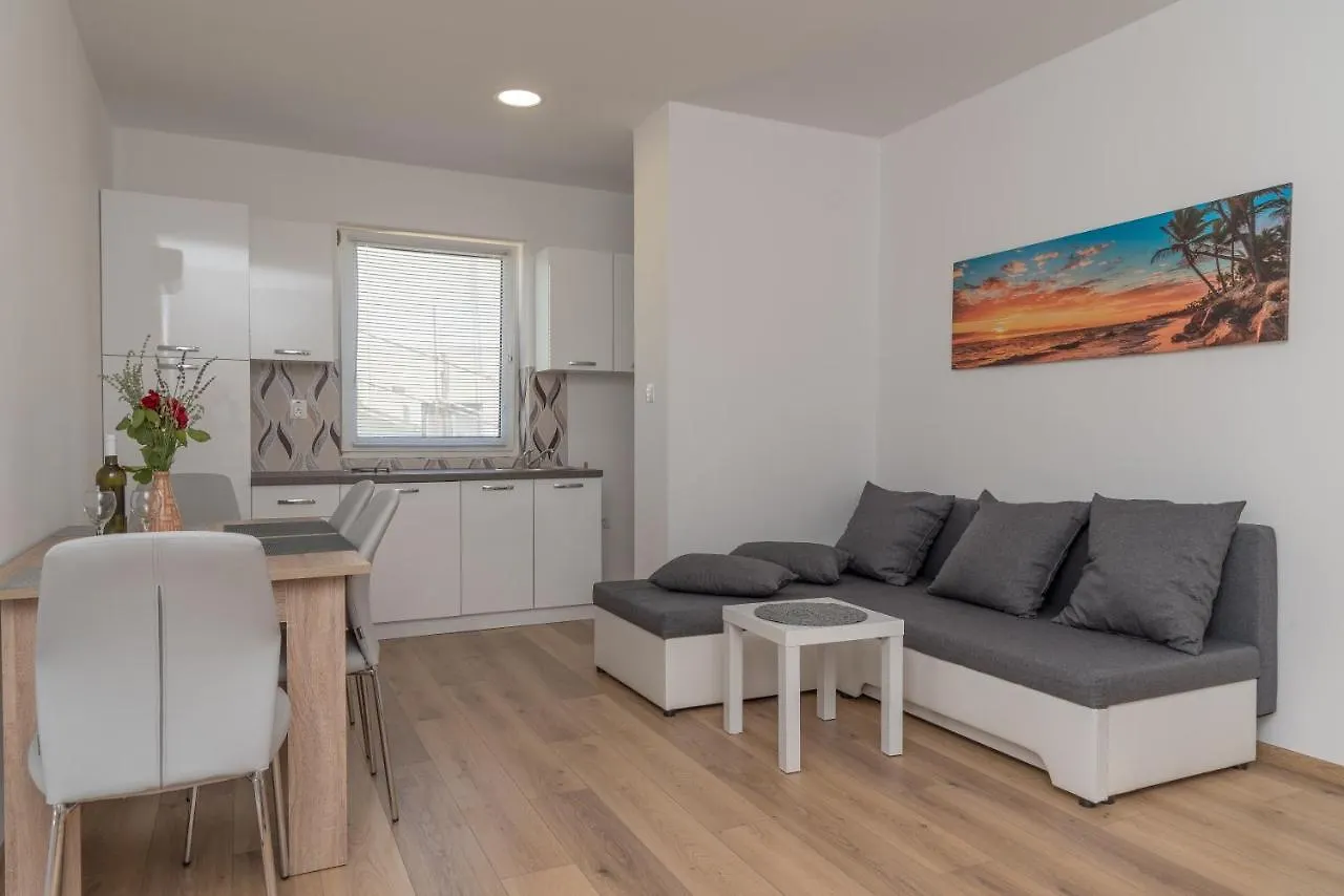 Apartment Apartmani Krzak Nin
